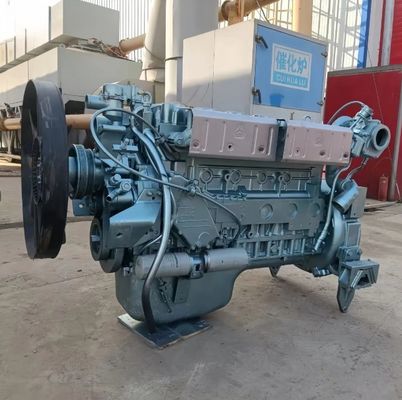 Cylindre refroidi à l'eau et mouvement de piston réciproque Moteur Sinotruk à démarrage en argent