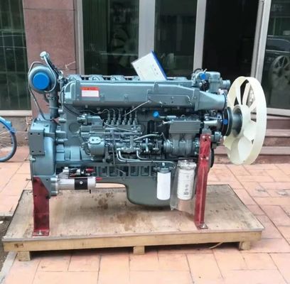 Cylindre refroidi à l'eau et mouvement de piston réciproque Moteur Sinotruk à démarrage en argent