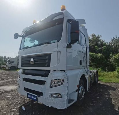 Remorquage par tracteur lourd Sitrak, camion de transport de marchandises et semi-remorque remorquante