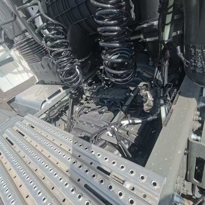 Camion de transport de marchandises avec siège en suspension pneumatique ZZ4257N3247E1H