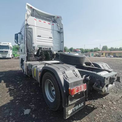 Camion de transport de marchandises sur mesure pour le transport de réservoirs de carburant de grande capacité