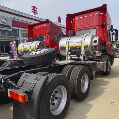 Camion de transport à traction à pneumatique sans tube à transmission automatique à GNL 6X4 de Dongfeng Tianlong