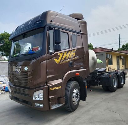 Introduction de la conception de pneus sans tube pour le camion lourd à 10 roues Jh6 530HP