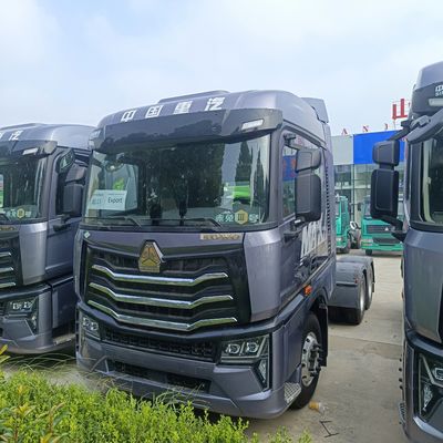 Camion lourd national HOWO700HP 6x4 10 roues utilisé pour le transport de traction en 2024