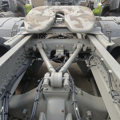 Camion lourd à transmission automatique Euro6 HOWO Tracteur à GNL Tête de remorque pour charges lourdes
