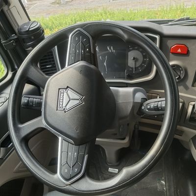 2024 HOWO 6X4 remorque manuelle à gauche diesel grattoir commercial pour le paiement initial