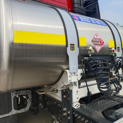 2024 Diesel Tianlong 6X4LNG Camion de transport à traction pour les performances au diesel