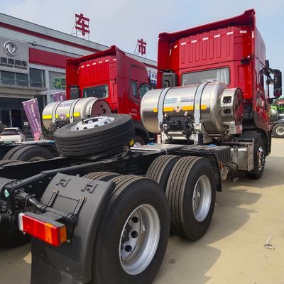 Camions lourds à GNL de Dongfeng Tianlong de 580 ch 6x4 pour le transport de charges lourdes