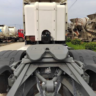 Taille de l'emballage personnalisé HOWO N 440/460HP 6X4 camions tracteurs GNL/GNC pour le transport de marchandises