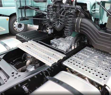 8800.000kg Poids brut 580 ch LNG FAW 6*4 et 4*2 Camion tracteur de capacité de charge 31-40 t
