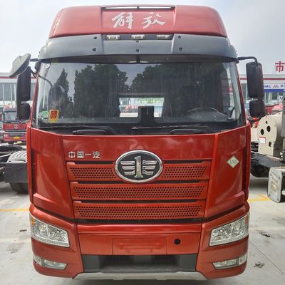 510 chevaux FAW Jiefang J6p Gazeux 6X4 et 6X2 Camions de transport à traction 7.40m*2.55m*3.76m