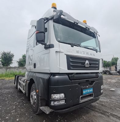 Camion à tracteur durable Sinotruk Sitrak pour remorquer des semi-remorques puissant ZZ4257N3247E1H