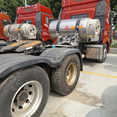 Ventes de véhicules de transport de pneus à gaz 6X4 avec boîte de chargement en acier au carbone et transmission manuelle