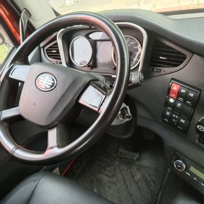 CA4250P66M25T1E6 Camion tracteur 6X4 avec assistance à la direction assistée et certification DOT