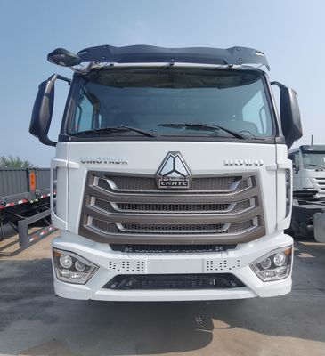 ZZ4257N3247E1H Sinotruk HOWO remorque à tracteur avec réservoir de carburant de 600L et carburant