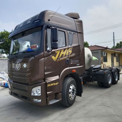 6×4 roue motrice Sinotruk châssis libération gaz tracteur remorque camion 530 ch Capacité