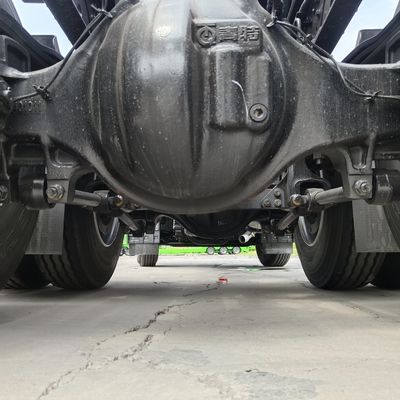 Camion à gaz à libération diesel 4*2 avec direction assistée et boîte de chargement en acier au carbone