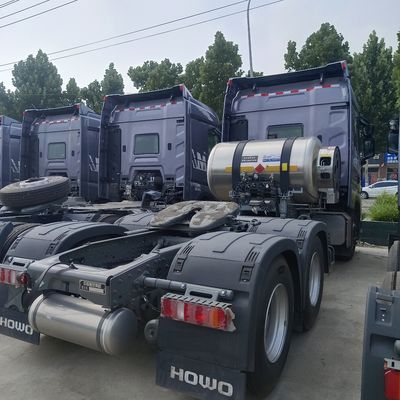 Haowo LNG Tractor Truck 6*4/4*2/6*2 La solution parfaite pour le transport lourd