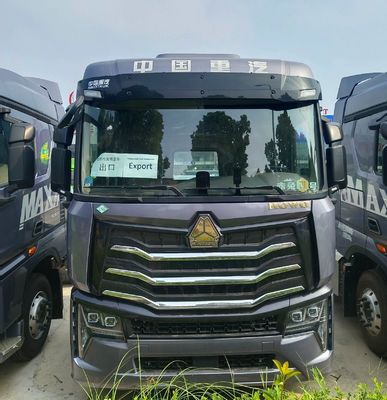 2024 Truck de traction à GNL HOWO lourd 6 * 4/4 * 2/6 * 2 480 à 700 chevaux pour le transport