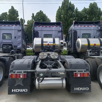 États-Unis 2024 Légère HOWO LNG camion de traction à gaz 6 * 4 480HP à 700HP camion de transport avec pièces