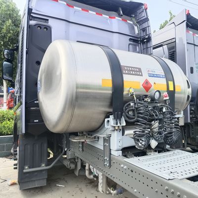 États-Unis 2024 Légère HOWO LNG camion de traction à gaz 6 * 4 480HP à 700HP camion de transport avec pièces