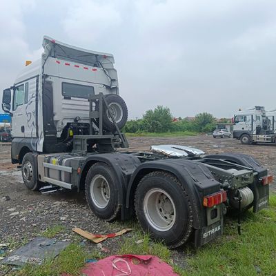 Shandeka 371//375/390HP 6X4/8X4 10/12 roue utilisée pour le transport de la tête de traction