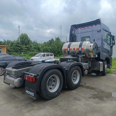 Max HOWO GNL Véhicule tracteur à transmission automatique avec un poids brut total de 8800 kg
