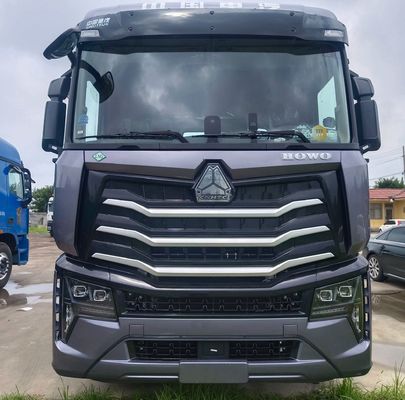 Camion lourd national Max HOWO GNL Boîte de chargement en acier au carbone Direction hydraulique avancée
