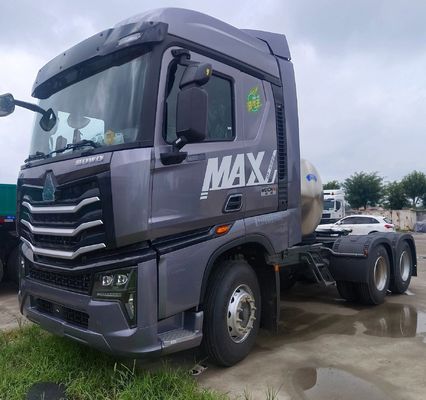 Conception de pneus sans tuyau 2024 Poids lourd HOWO540HP 6X4/10 Roue de traction camion de transport