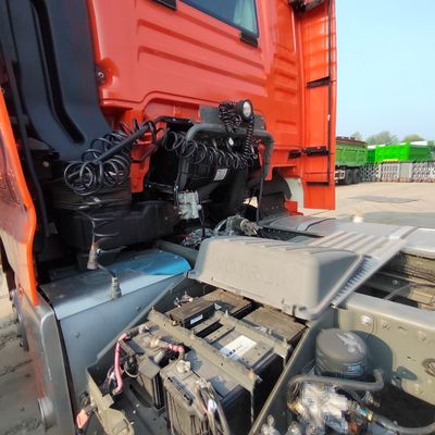 Type de transmission manuelle Utilisé Sinotruck HOWO 6X4 CNG Tracteur de camion pour vos besoins