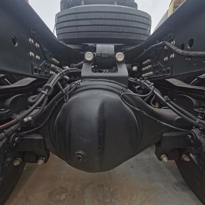 743.00cm * 255.00cm * 370.00cm Taille du colis Véhicule de transport de gaz FAW Jh6 International