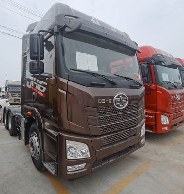 Remboursement de 30 jours pour la remorque à gaz lourde FAW Jh6 International avec châssis Sinotruk