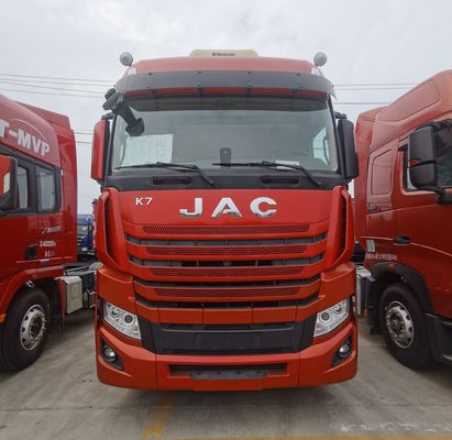 Le remorquage sur de longues distances facilité avec le camion JAC 6X4 doté d'une suspension pneumatique confortable