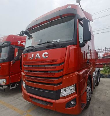 Camion polyvalent JAC 6X4 pour traction lourde avec réservoir de carburant de 600 litres et capacité de charge de 31 à 40 tonnes